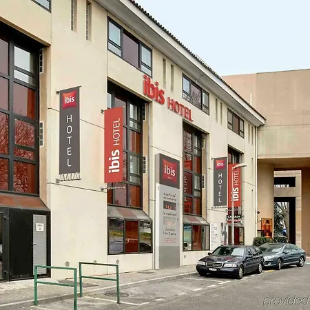 阿维尼翁中心欧洲港口宜必思酒店 酒店 亞維農